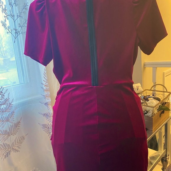 Pink Velvet dress 👗 - Picture 4 of 4